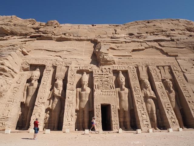 Templo de Abu Simbel: Joya del Nilo